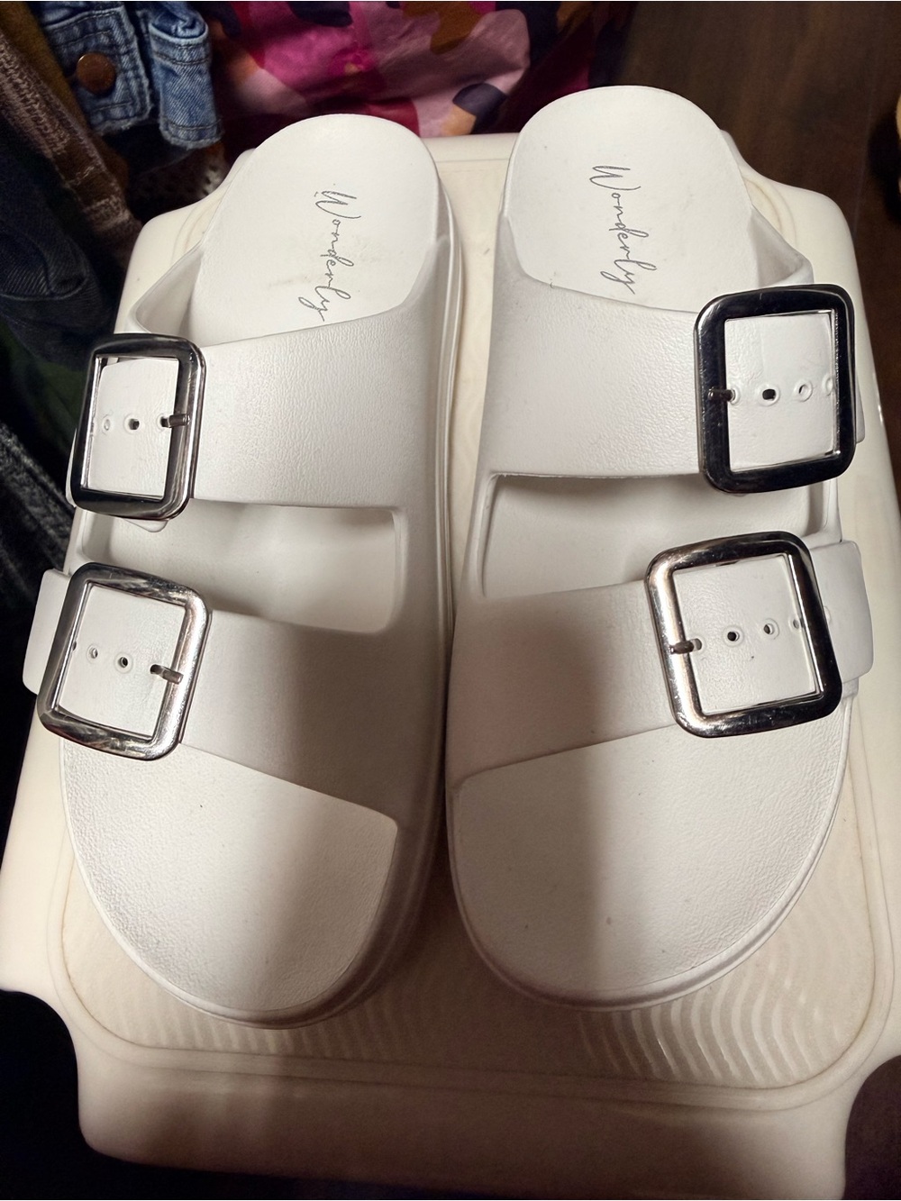 Women’s Slides